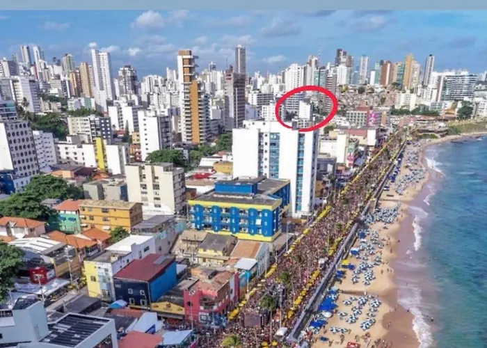 Belissimo Apto Vista Mar Espetacular Na Barra - 100 Metros Da Praia!